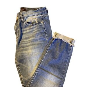Judy Blue Distressed Skinny Jeans Medium Wash Frayed Hem Size 13/31 Distressed